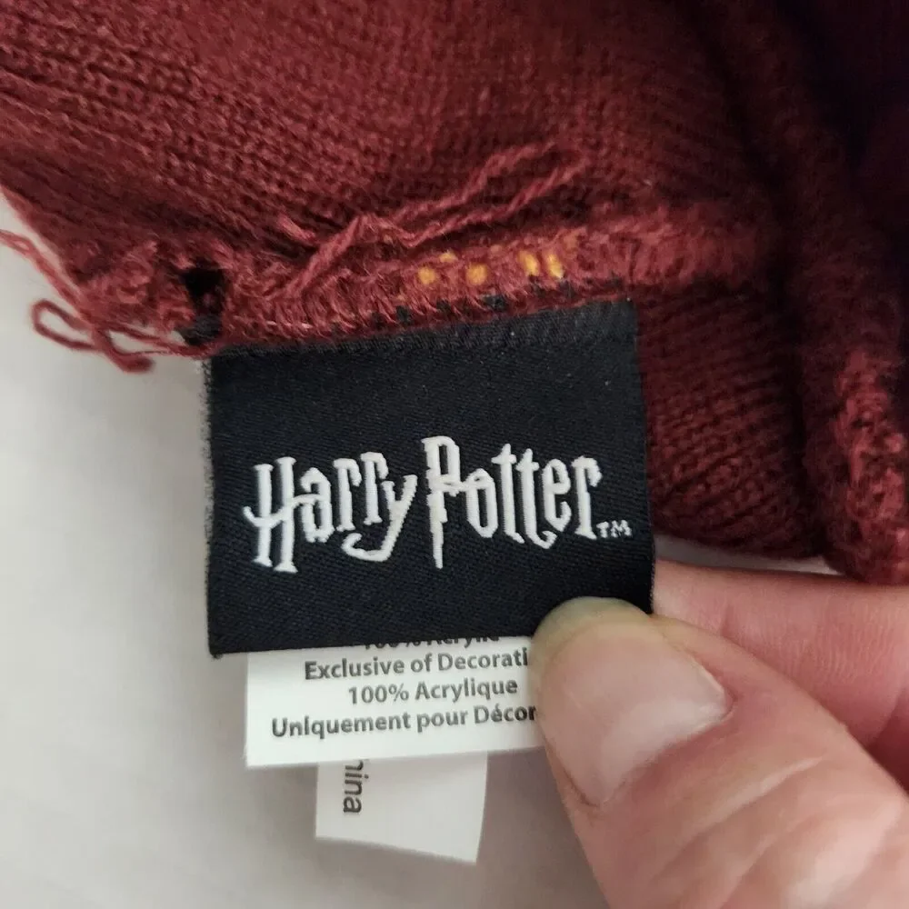 Harry Potter GRYFFINDOR Maroon Yellow Striped Acrylic Knit Winter Beanie…